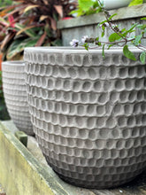 Load image into Gallery viewer, Thumbprint Macau planter
